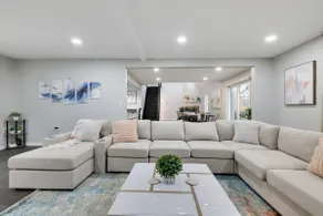 !*Heated Indoor Pool!* Modern HUGE 5BA/6BD House*! - Image 4