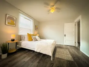 206 1/2 - Modern & Classic Loft by Downtown - Image 2