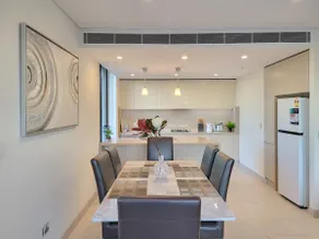 Spacious 3-Bed Penthouse with Perfect View - Image 5