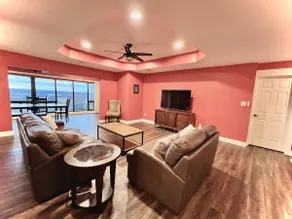 Spacious 2,000 sf condo with pools & resort access - Image 2