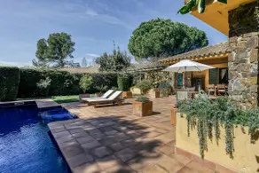 Villa con giardino, piscina privata e griglia | Vista sul giardino | Ideale per lavorare da remoto - Image 4