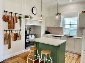 Gorgeous Arthouse Queenslander In Ipswich - Image 4