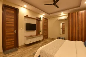 Sterling@1BHK Apartment Nr Dlf Golf & Country Club - Image 4
