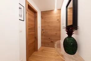 Cozy, central apartment with a stunning view - Image 4