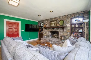 Pagoda Hill Estate w/ HOT TUB! Sleeps 12! - Image 4