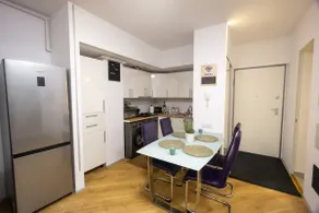Uptown Elegant Apartment - Image 5