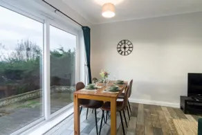 Elegant three bed bungalow - Image 4