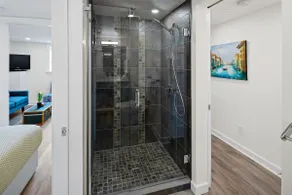 Garden City Suite: Perfect Location & Comfort - Image 4
