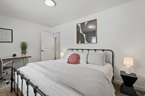 Downtown+4 Bedroom+Single Level+ Open Concept - Image 4