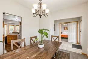 •5 bedroom 2 full bath stay in Paradise King bed• - Image 3