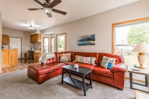 •5 bedroom 2 full bath stay in Paradise King bed• - Image 4