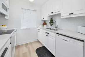 Lovely OceanWalk Condo, Pools, Walk to Pier Village, Golf Cart Available - Image 4