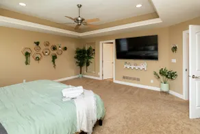 Executive Living 2min to Jordan Creek 6 bed/5 bath near Jordan Creek Mall! - Image 5