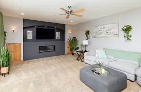 Executive Living 2min to Jordan Creek 6 bed/5 bath near Jordan Creek Mall! - Image 4