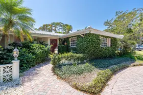 Privacy Mid Century 2mi to #1 Beach Heated Pool - Image 3
