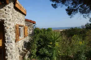 Fisherman's house on the edge of the pond, 8 km from the beach - Image 4