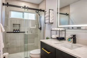 Modern Living Steps From Downtown - Image 4