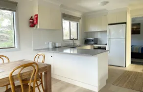 20 Massey St, 'Surfs Up', top self-contained unit - Image 3