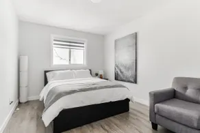 Stylish Escape Near Grey Nuns Hospital - Image 4