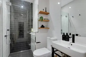 Geelong Heritage Lux Apartment Ground Floor Garden - Image 4