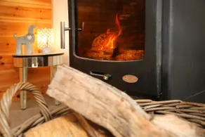 Wood Lodge - Aircon, Hot-tub & Pet proof garden - Image 4