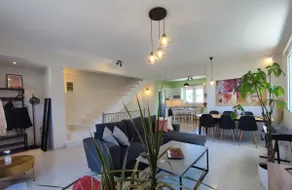 The Bright House a two-storey maisonette in Loutraki - Image 3