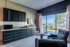 Calypso Suite-Apartment with Hot Tub - Image 4