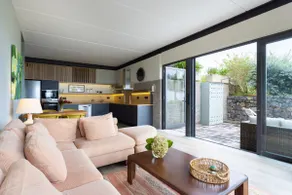 Quiet villa with views and surrounded by nature - Image 2