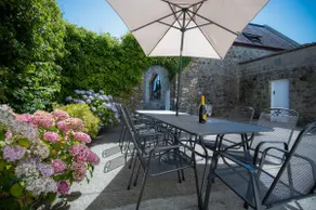 Brunant Country Farm House in West Wales - Image 3