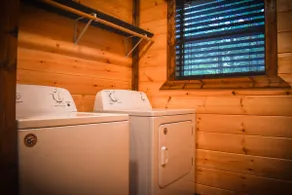 Couples Getaway-Romantic Bathtub/Outdoor Fire Pit - Image 3