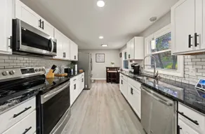 Fresh, fabulous home on 4 acres! - Image 5