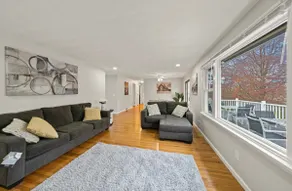 Fresh, fabulous home on 4 acres! - Image 2
