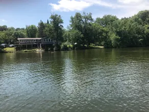 Cozy Chic Cabin on Private Lake - Image 2