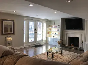 luxury private guest suite at prime location - Image 4