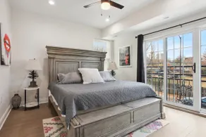 Huge Modern Penthouse Skyline View and RooftopDeck - Image 5