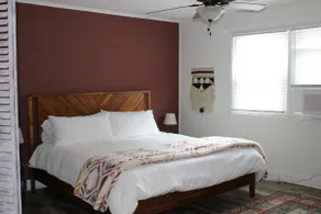 Private Irvington Carriage House - Image 5