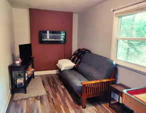 Private Irvington Carriage House - Image 3