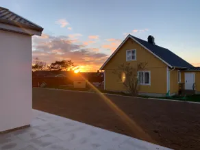 Modern house near the sea - Image 3