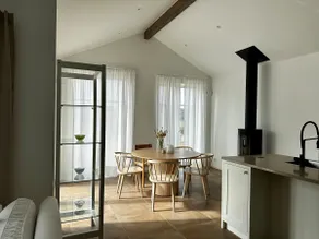 Modern house near the sea - Image 4