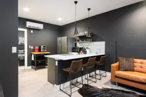 Cozy Hideaway at Perry Street Station - Image 2