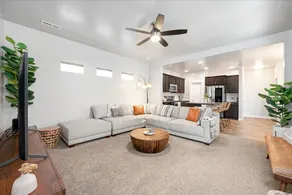 Cute & Cozy Home - Smart TVs, Wifi, Board Games - Image 5