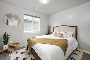 Cute & Cozy Home - Smart TVs, Wifi, Board Games - Image 2