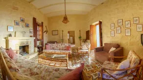 Spacious house with o/dr pool - Image 3