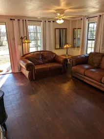 Cozy Cottage: In the Heart of Mena - Image 3