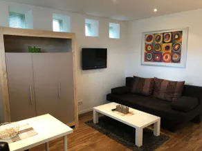 Cozy studio apartment near city center - Image 3