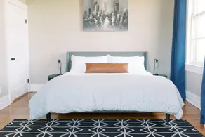 2 King Beds - Pool Table, Heart of Downtown LYH - Image 3
