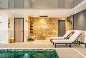 Countryside Granary cottage with access to indoor pool, sauna & steam room - Image 2