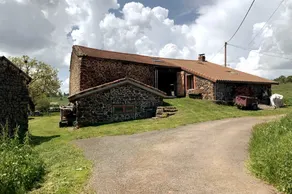 Cantal farmhouse - Image 4