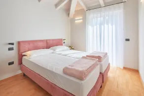 Residenza Ai Ferrari - Pink Apartment - Image 5