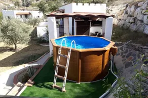 One Bedroom Cottage with private pool and garden - Image 2